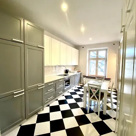 Premium Old Town 1 *